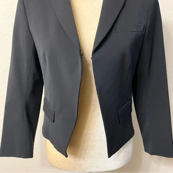 Theory Cropped Blazer - Size 8 - Picture 5 of 12